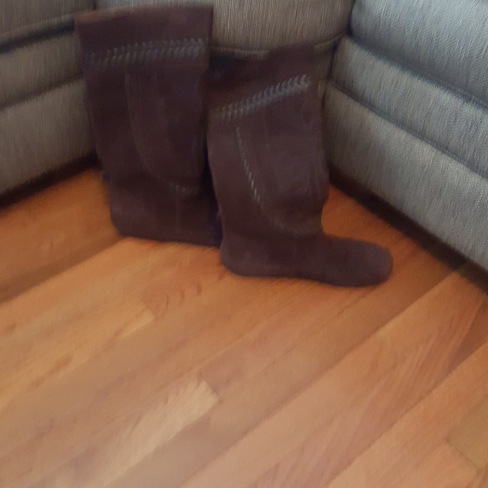 Chocolate,brown boots.